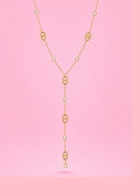 Collier Dynastie doré en acier inoxydable waterproof porté par une femme