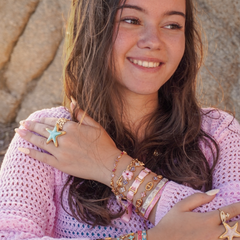 Bracelet Rosie en acier inoxydable, ajustable, porté