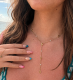 Collier Dynastie en acier inoxydable doré hypoallergénique gros plan