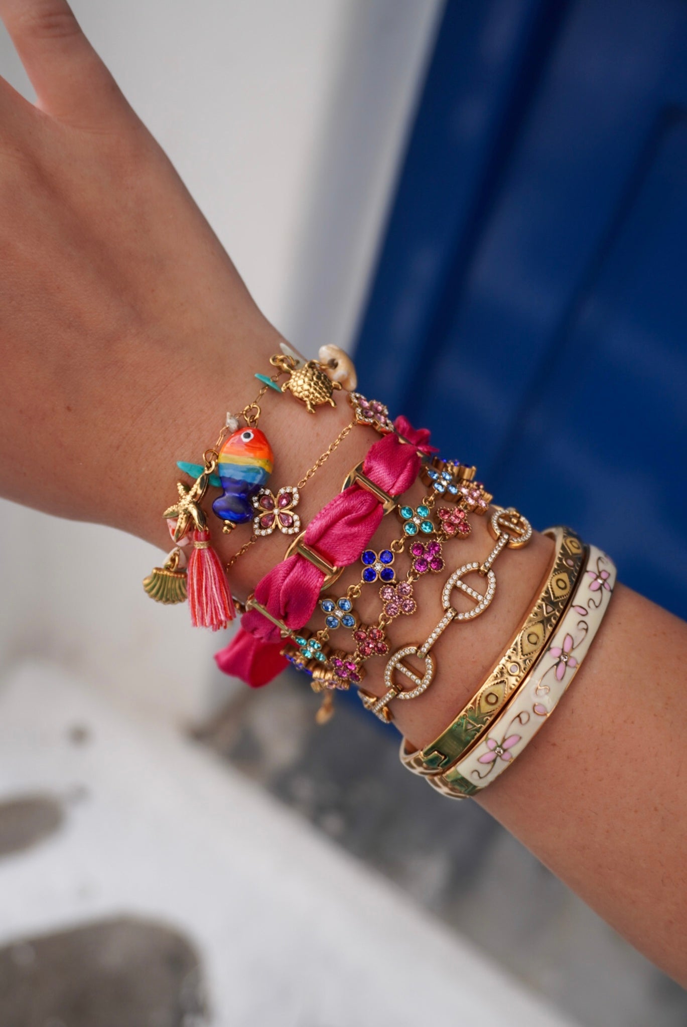 Bracelet Joy en acier inoxydable, ajustable, porté