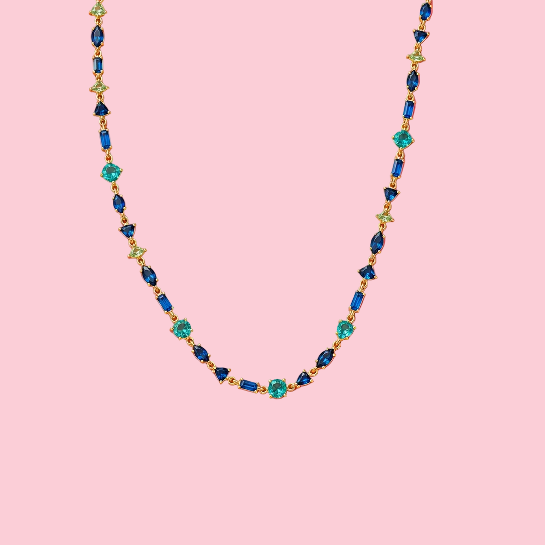 Collier Costa Rica bleu en acier inoxydable, porté
