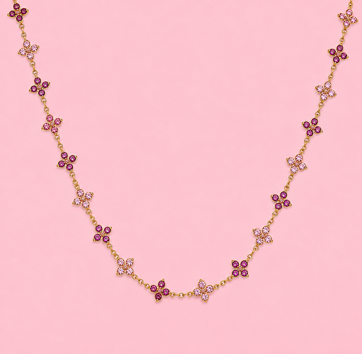 Collier Princesse en acier inoxydable doré, porté