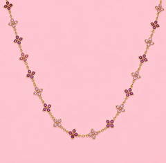 Collier Princesse en acier inoxydable doré, porté